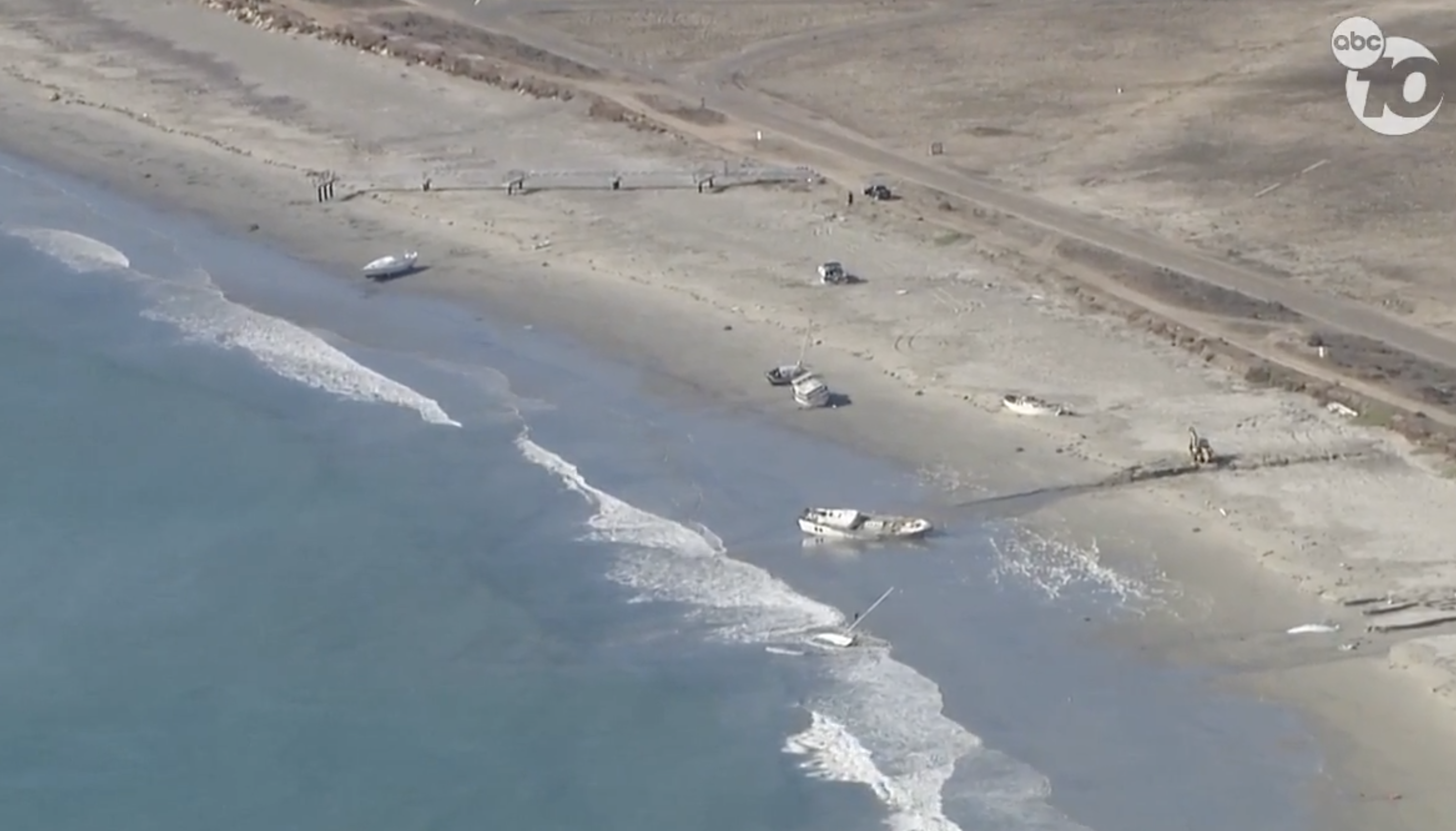 Wrecked boats in Coronado_1