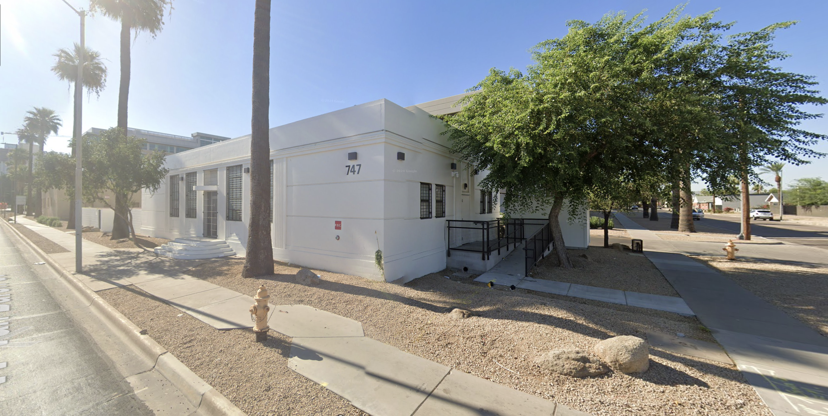 747 W Van Buren St in Phoenix, Arizona