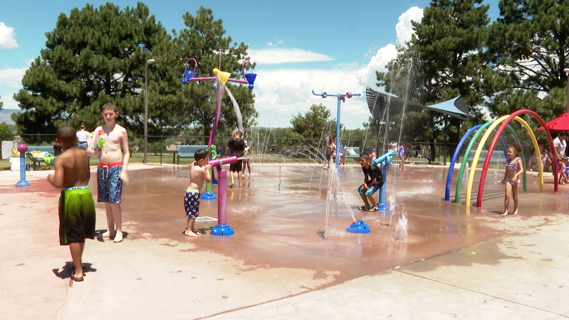 Neighbors finding ways to beat the heat in Colorado Springs this weekend.jpg