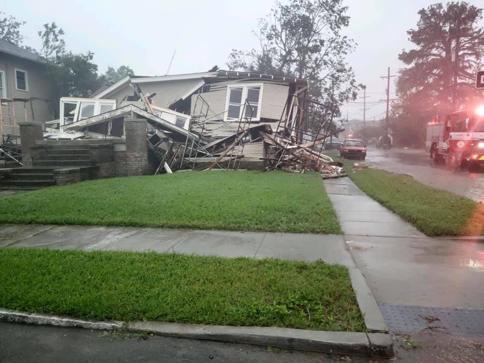 collapsed home on upperline and lasalle.jpg