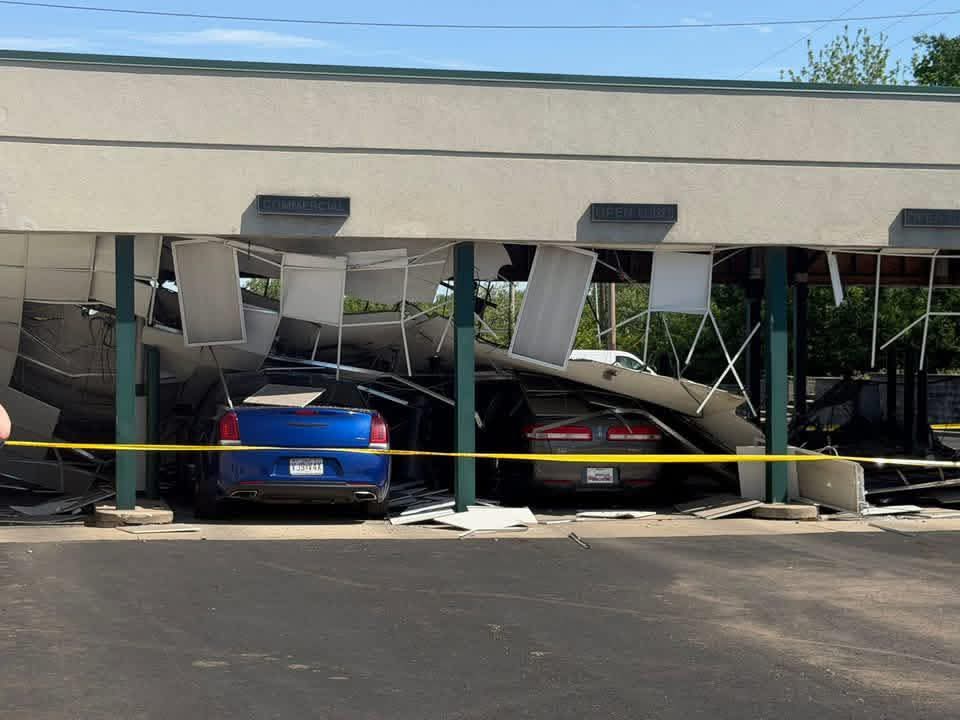 Bank drive thru collapses on cars