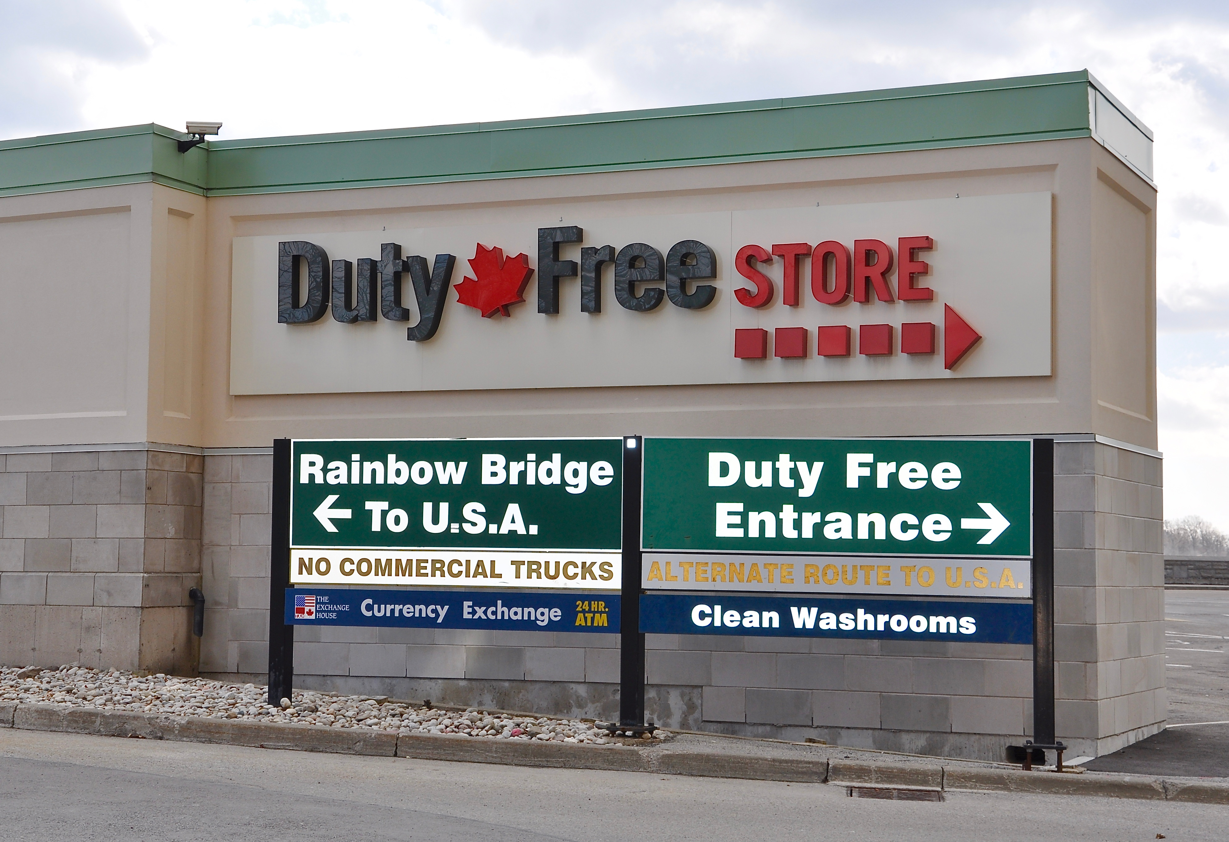 Border crossing in Niagara Falls