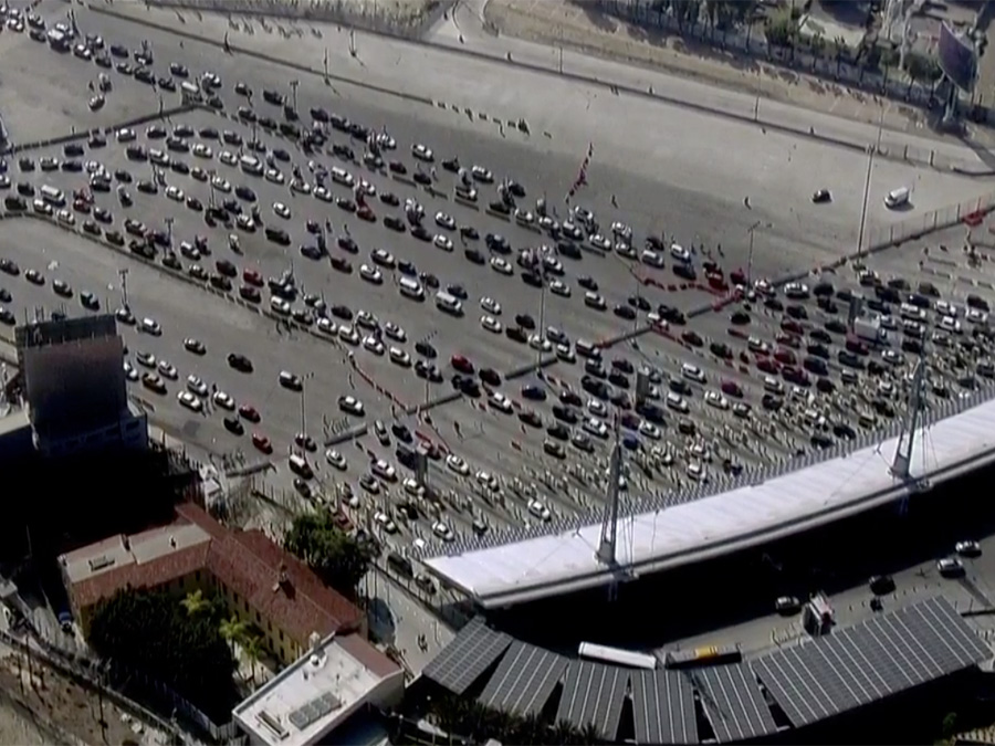 san_ysidro_port_of_entry_110821.jpg