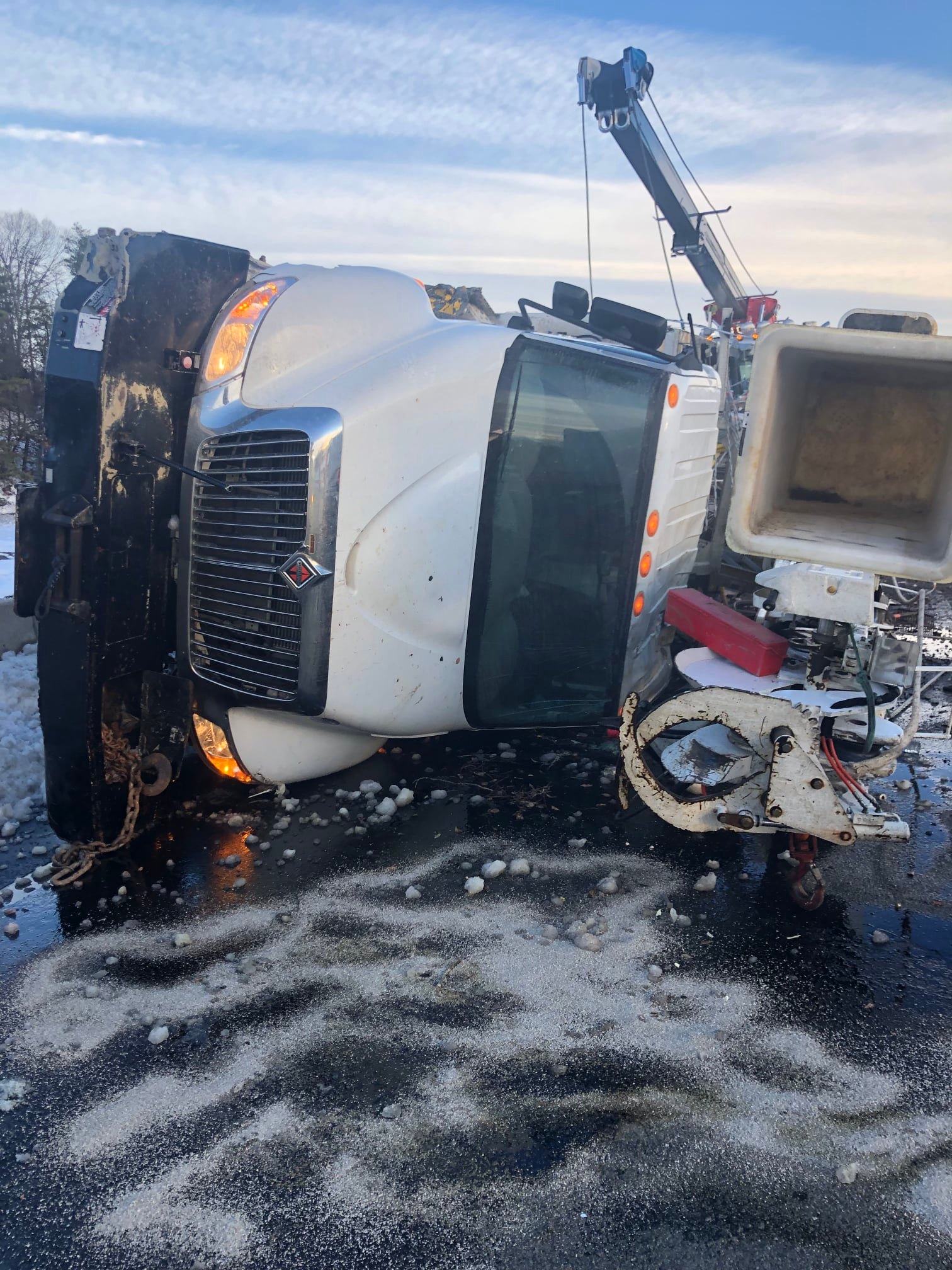 overturned truck on I-95 southbound.jpg