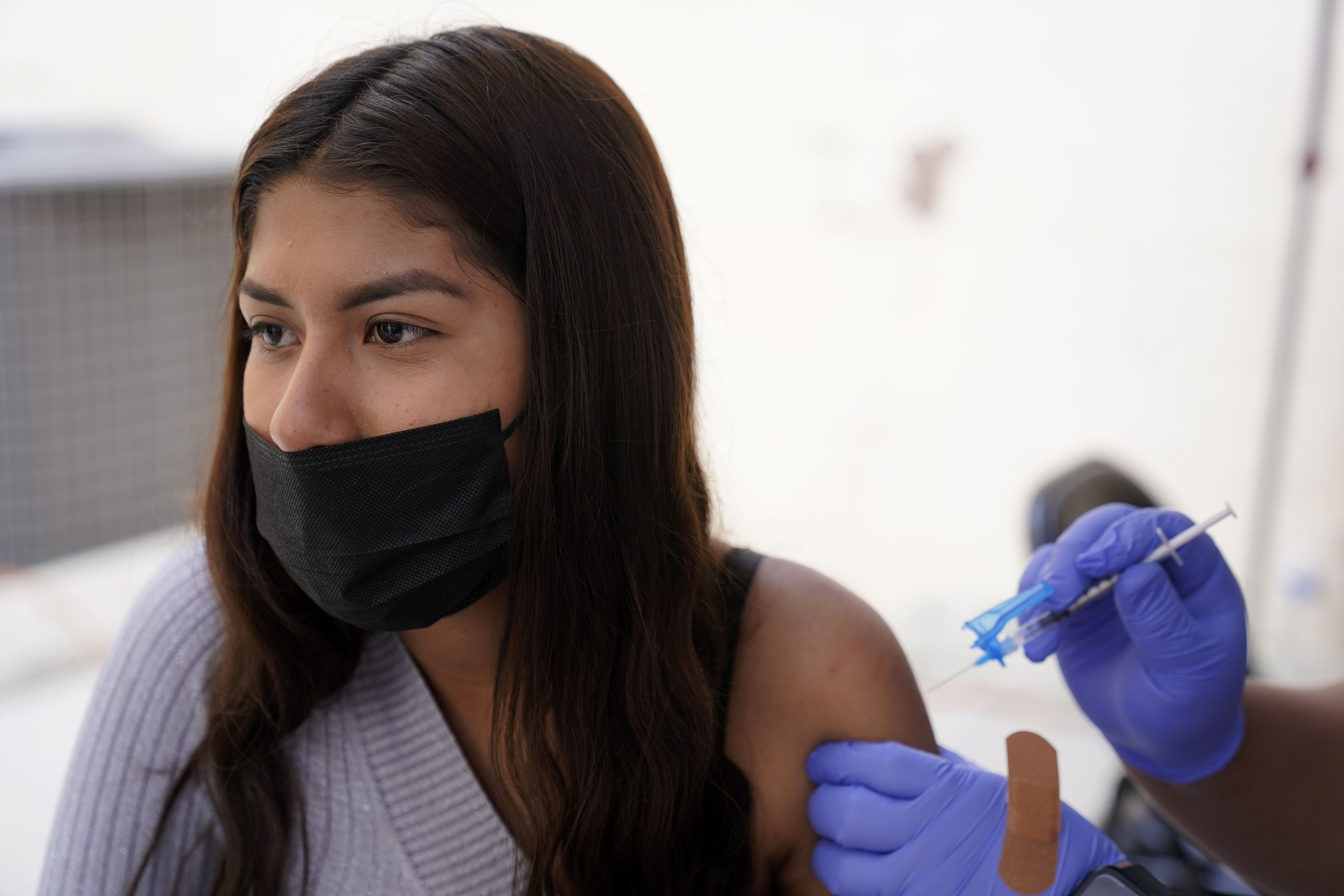 Mexico sends some minors to San Diego to get COVID vaccine