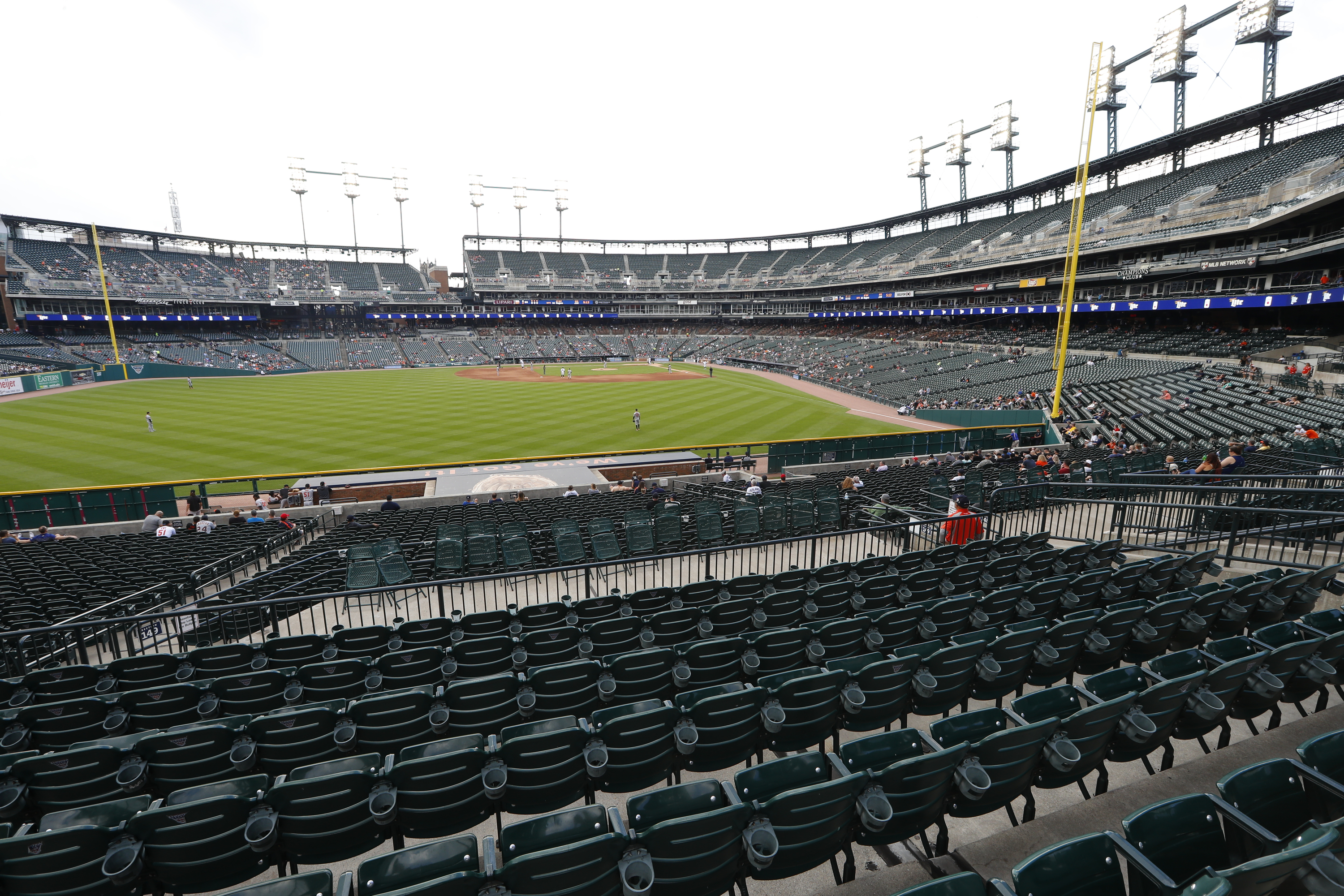 AP sources: Players want more games, no more salary cuts