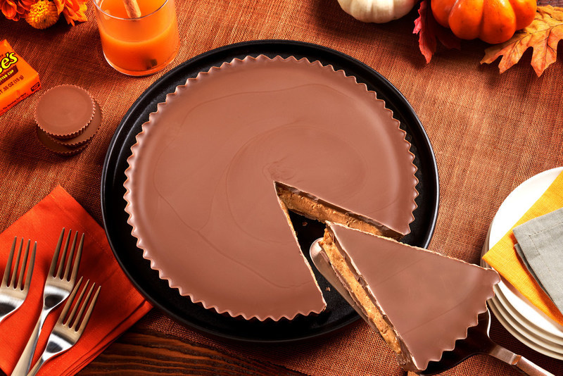 Reese-s-Pie-Tablespread