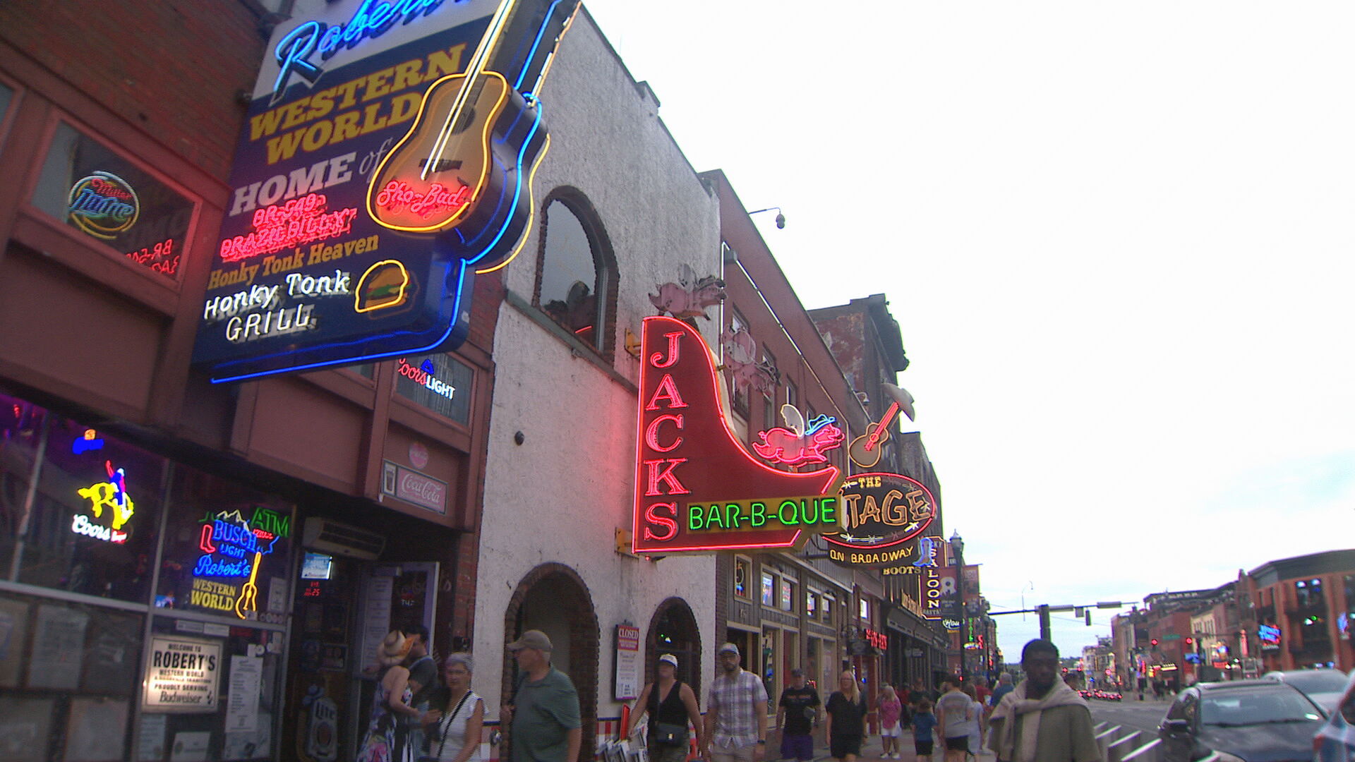 ( JACK'S BBQ SIGN COMING DOWN )_frame_634.jpeg