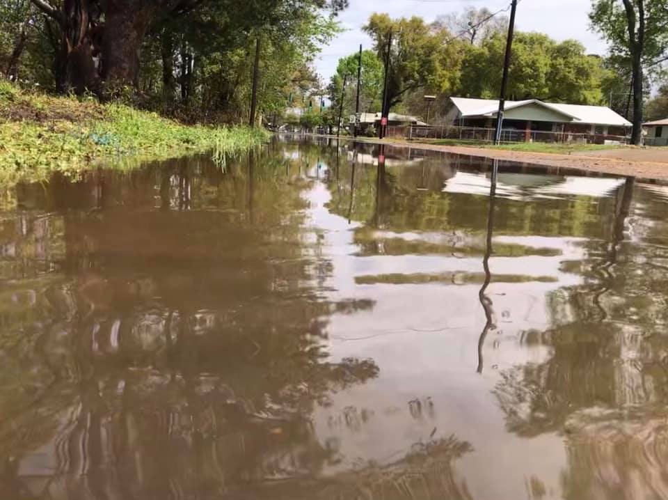 Ville Platte roads flooding.jpg