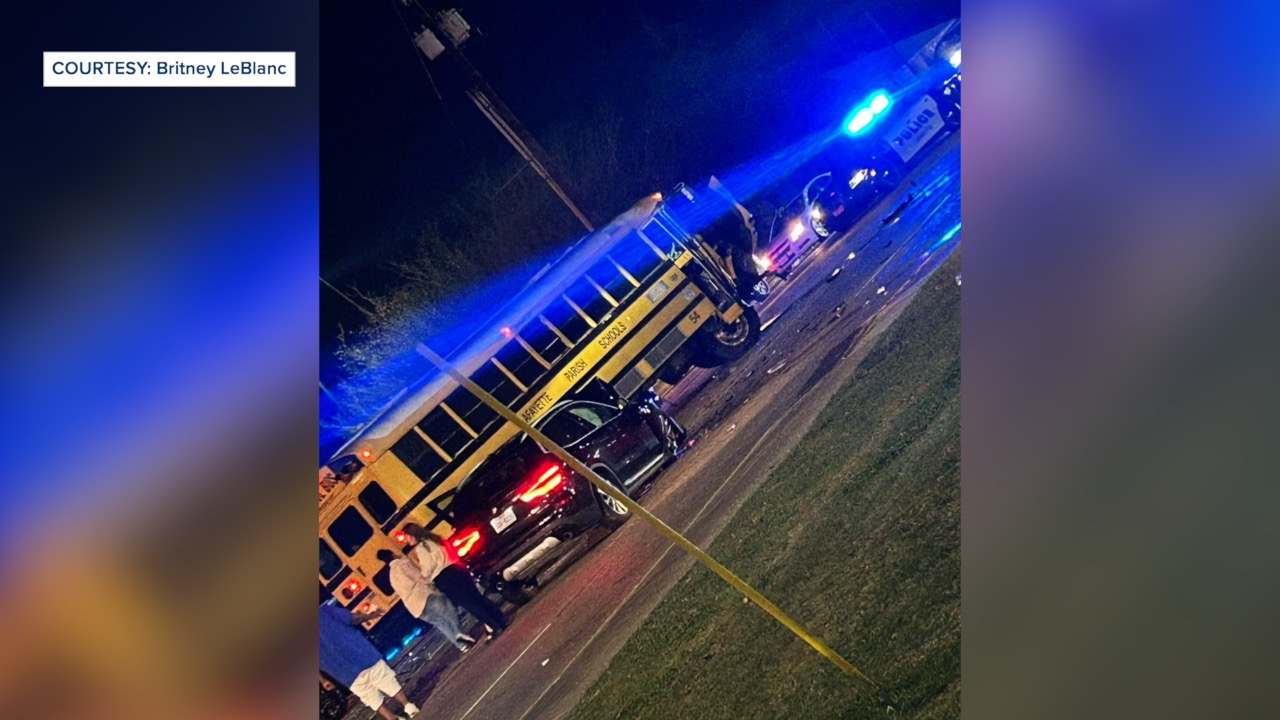 Stolen school bus on Pinhook and Kaliste Saloom Rd