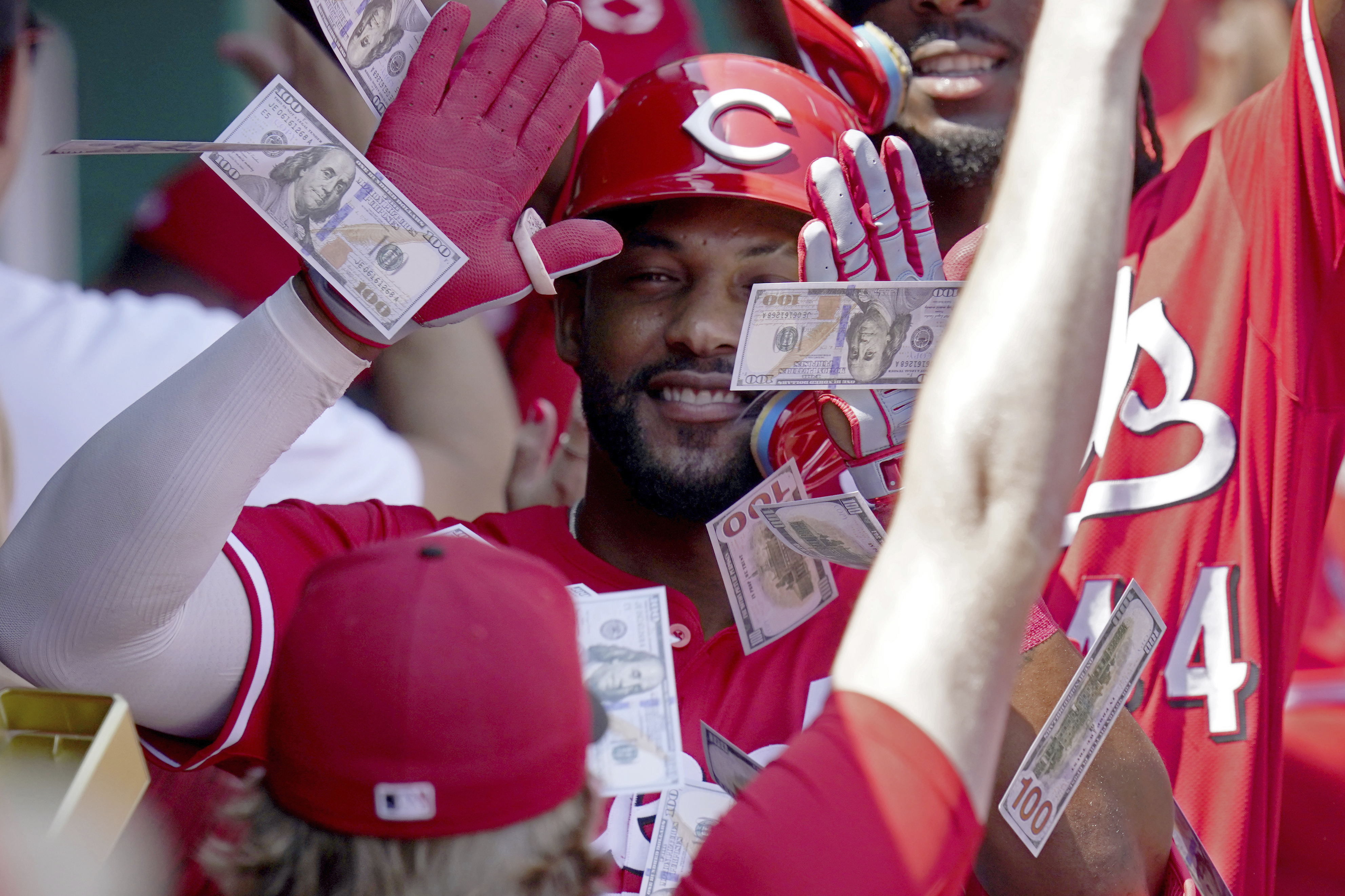 Reds Pirates