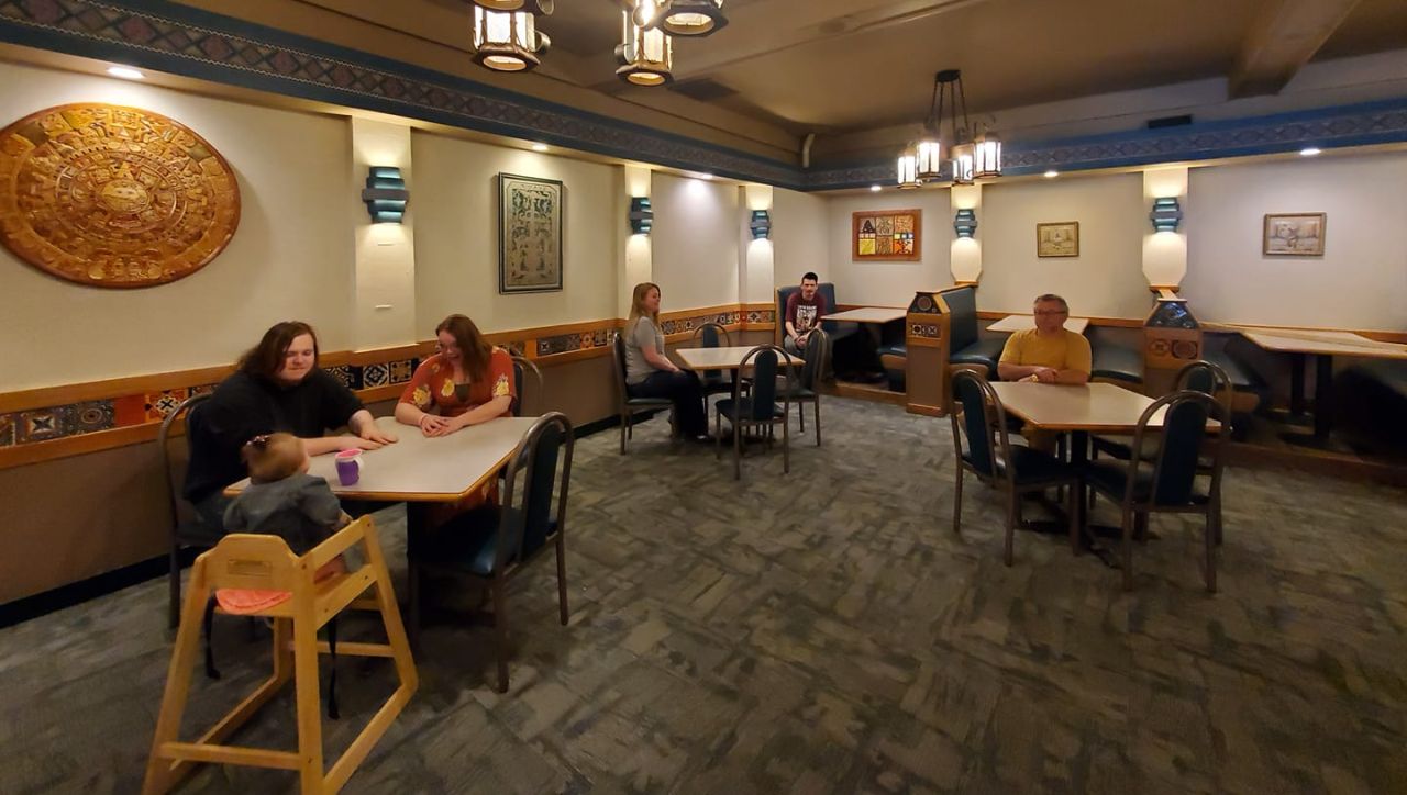 El Comedor dining room