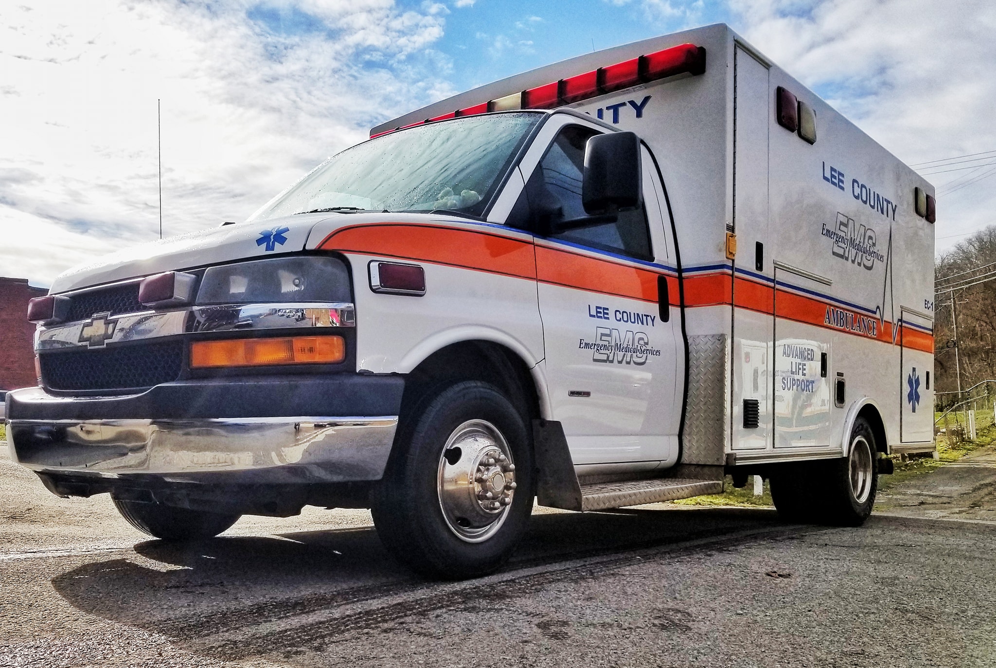 lee ambulance.jpg