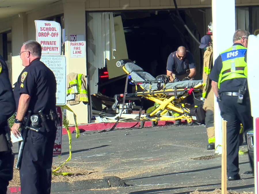 la_mesa_building_crash_072821.jpg