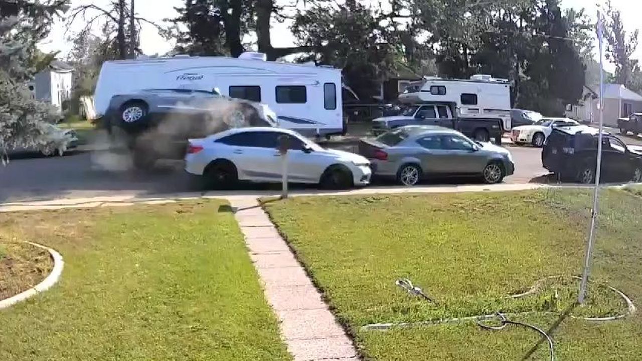 Suspect charged with crashing a stolen vehicle in Great Falls 