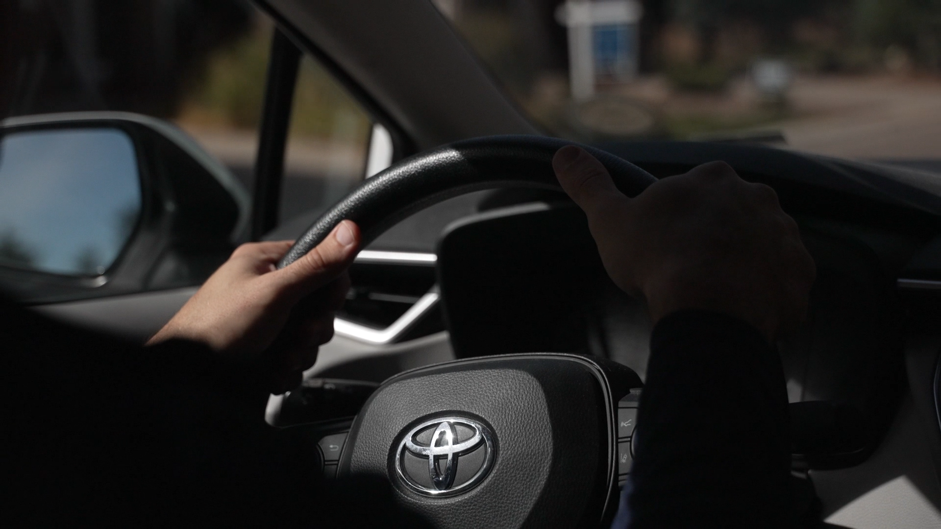 TEEN DRIVING SAFETY FOLO PKG CR.00_00_18_10.Still003.png