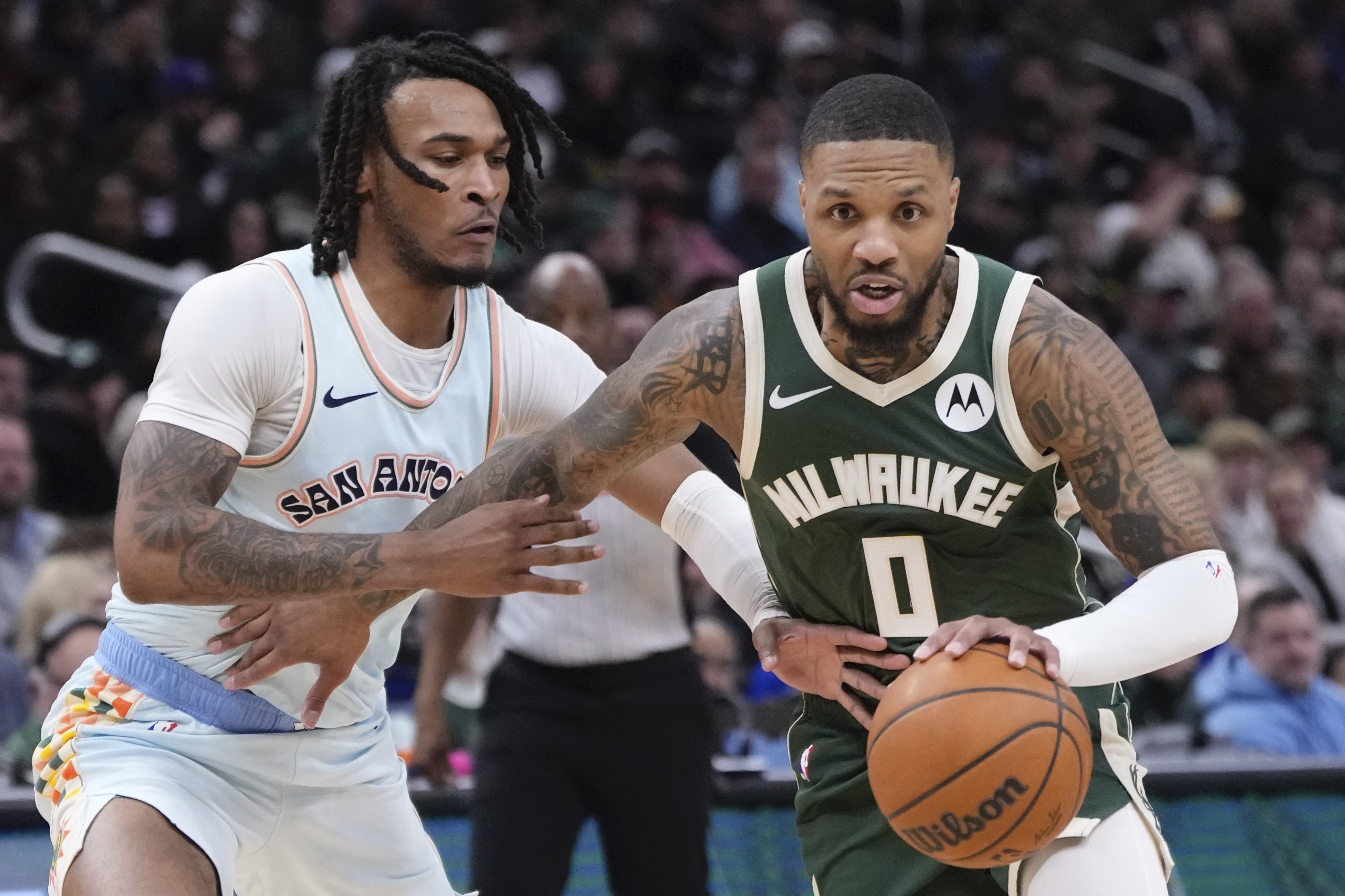Spurs Bucks Basketball