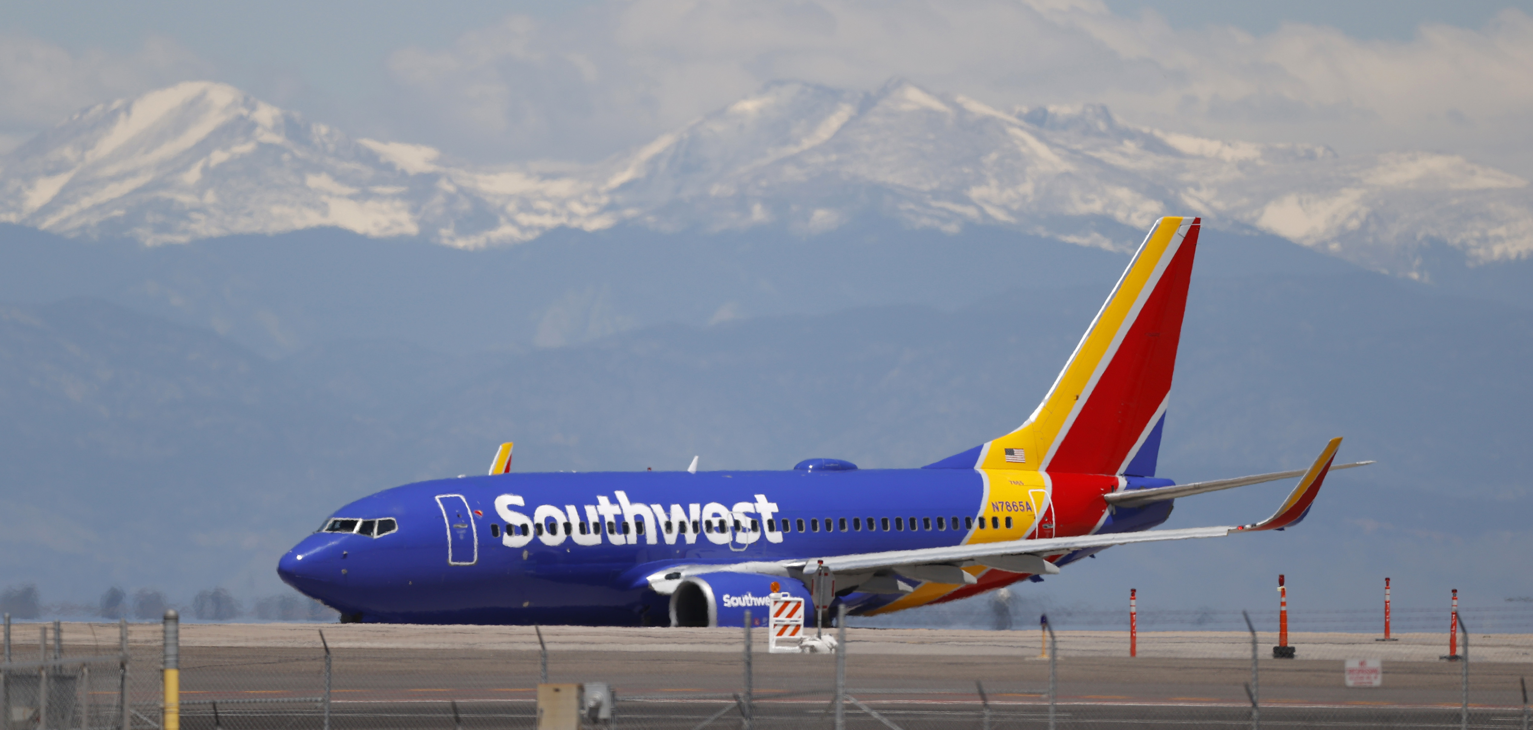 denver international airport, southwest airlines, r m