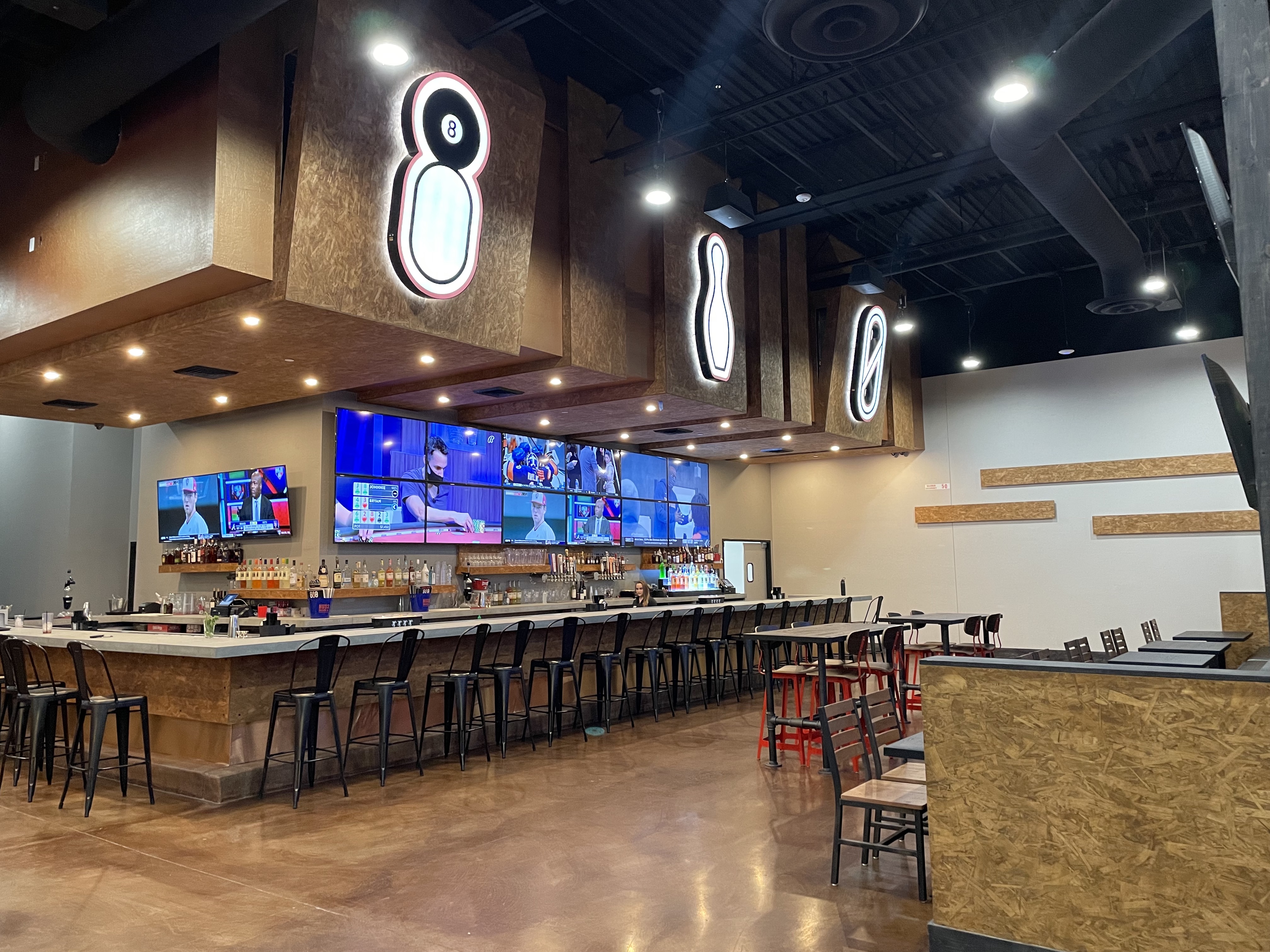 810 Billiards & Bowling Chandler 4.jpg