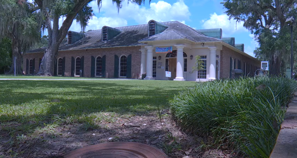 Iberia Parish Library Main Branch New Iberia.png