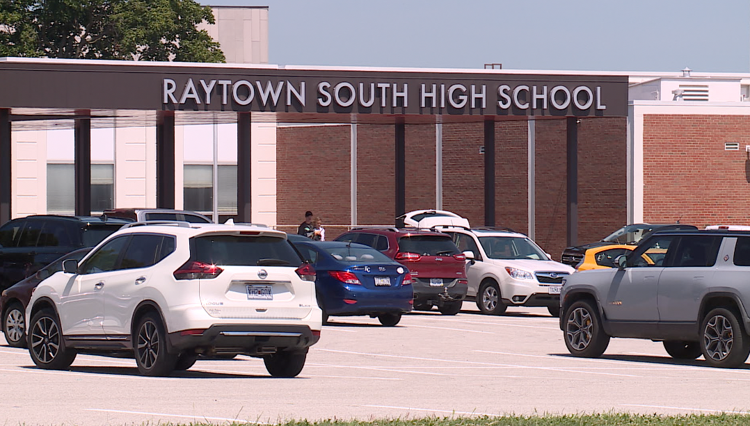 Raytown South High School.png