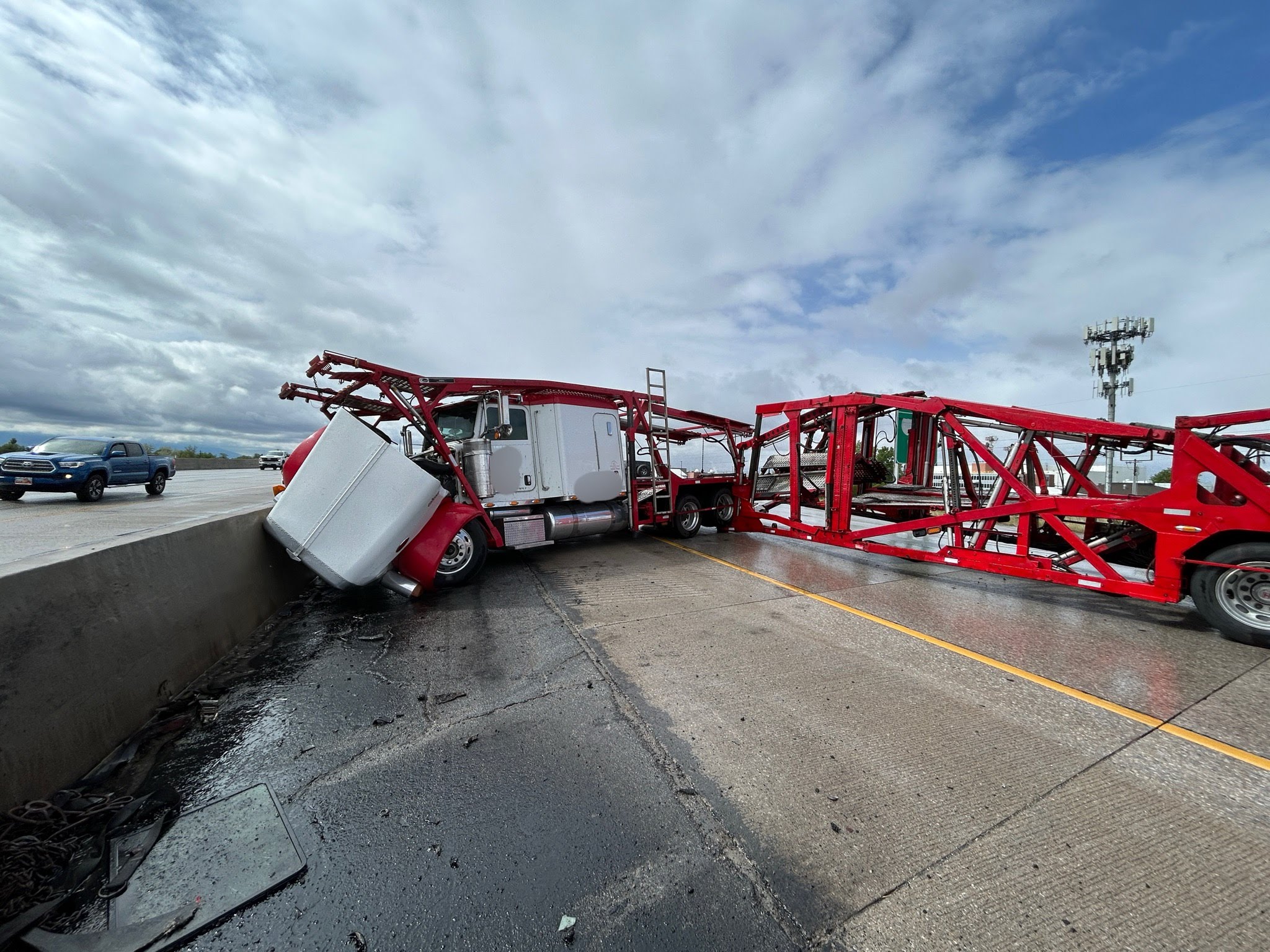 Semi Crash 5-14-25 Crtsy UHP.jpg