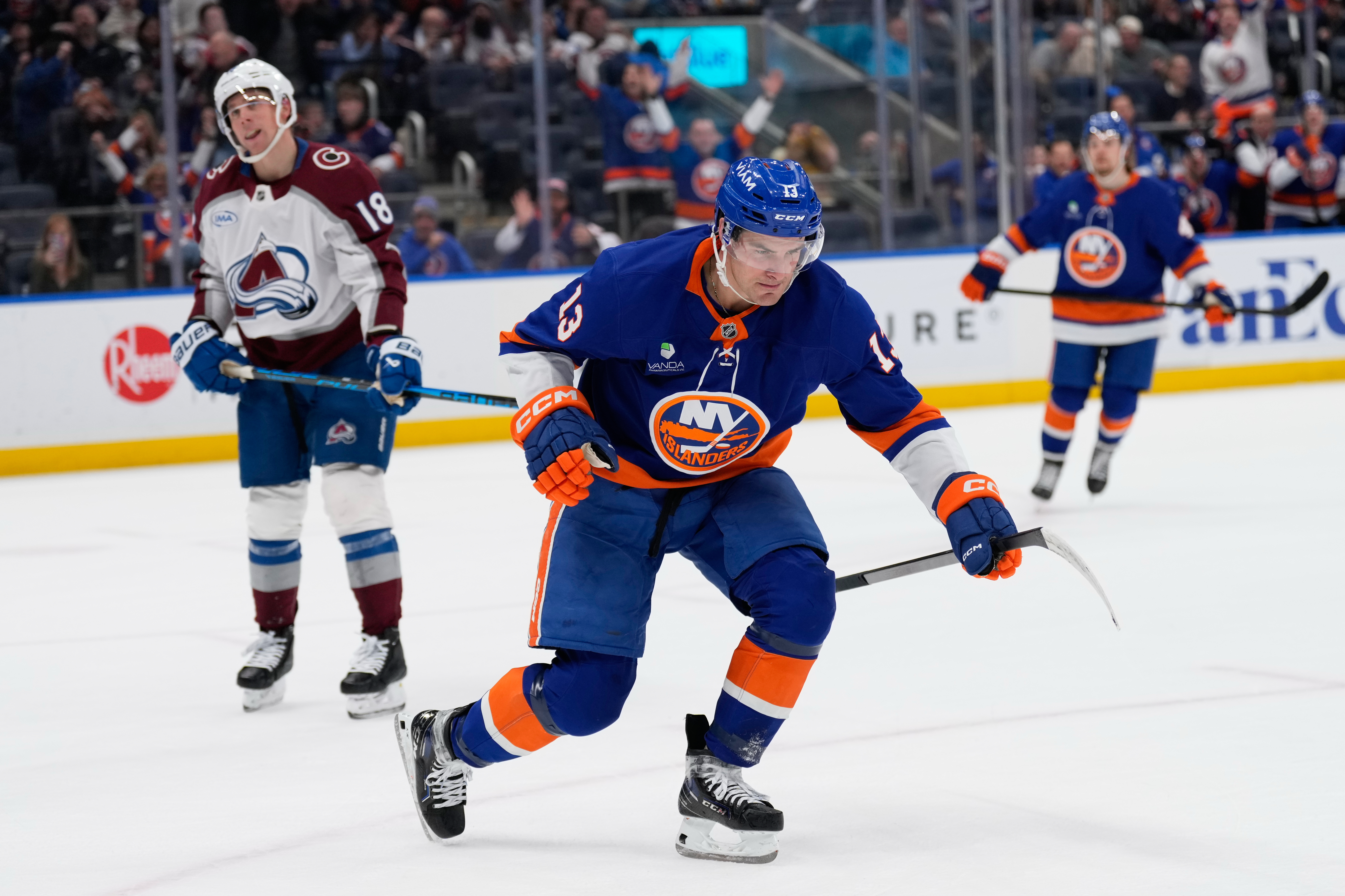 Avalanche Islanders Hockey