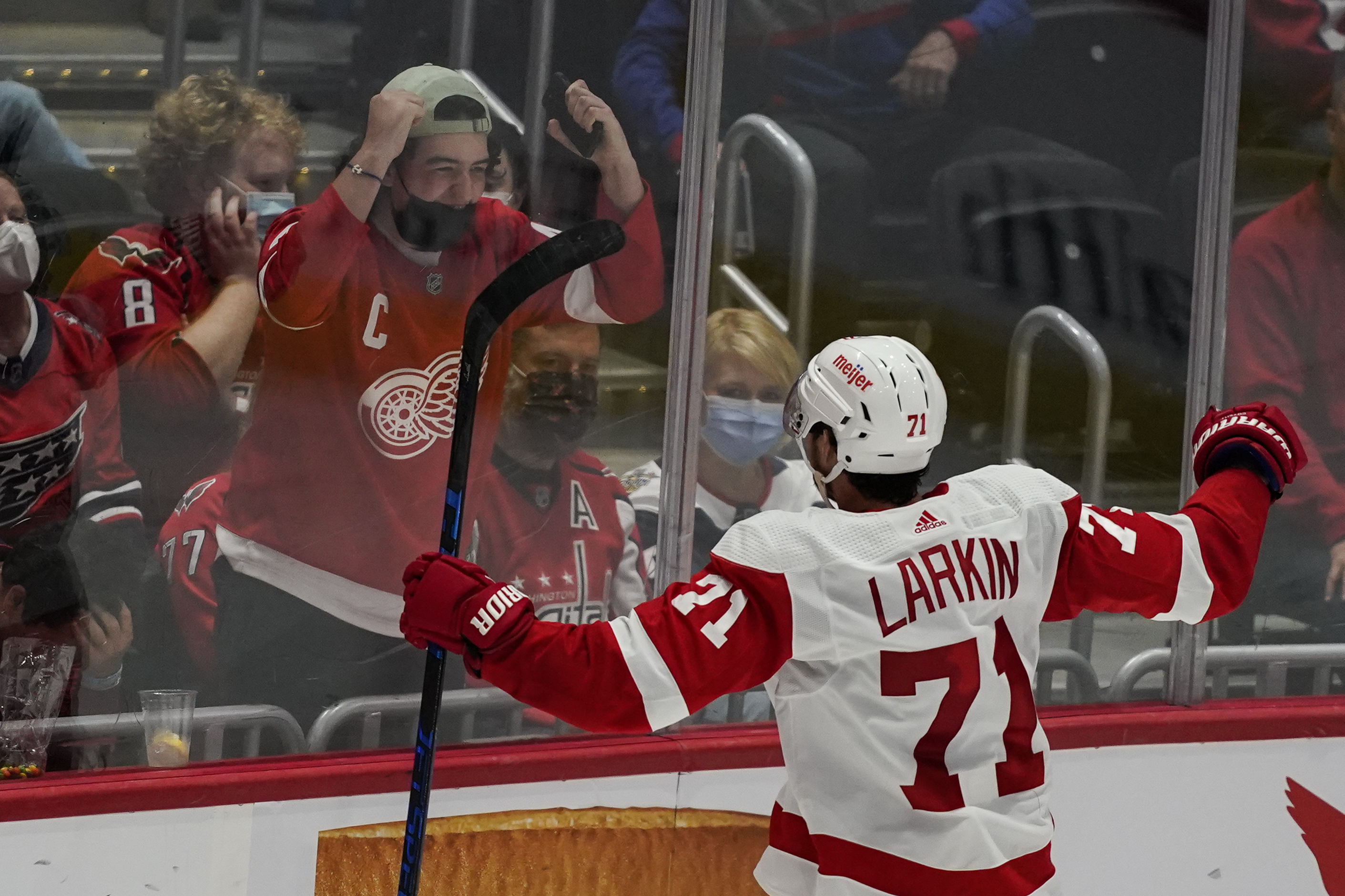 Red Wings Capitals Hockey
