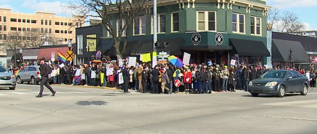 Protestors for and against Drag Queen Story Time