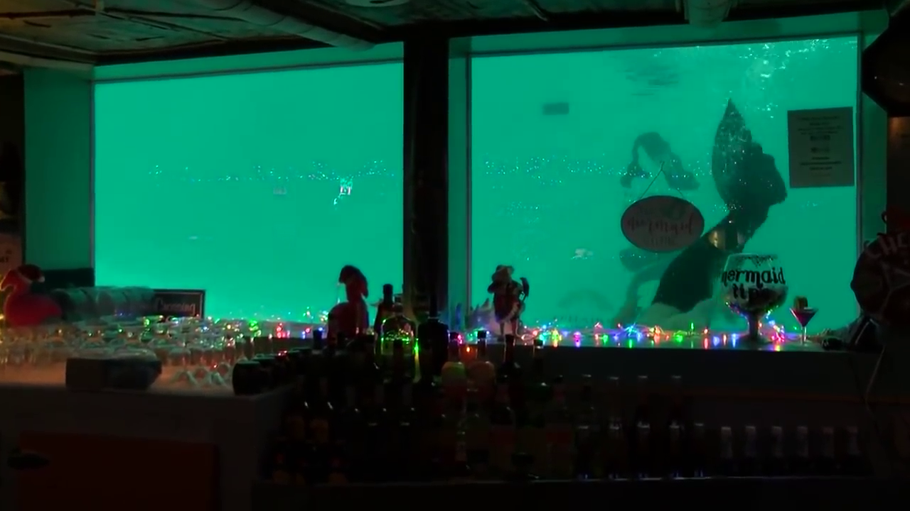 Sip ’N Dip Lounge at the O’Haire Motor Inn