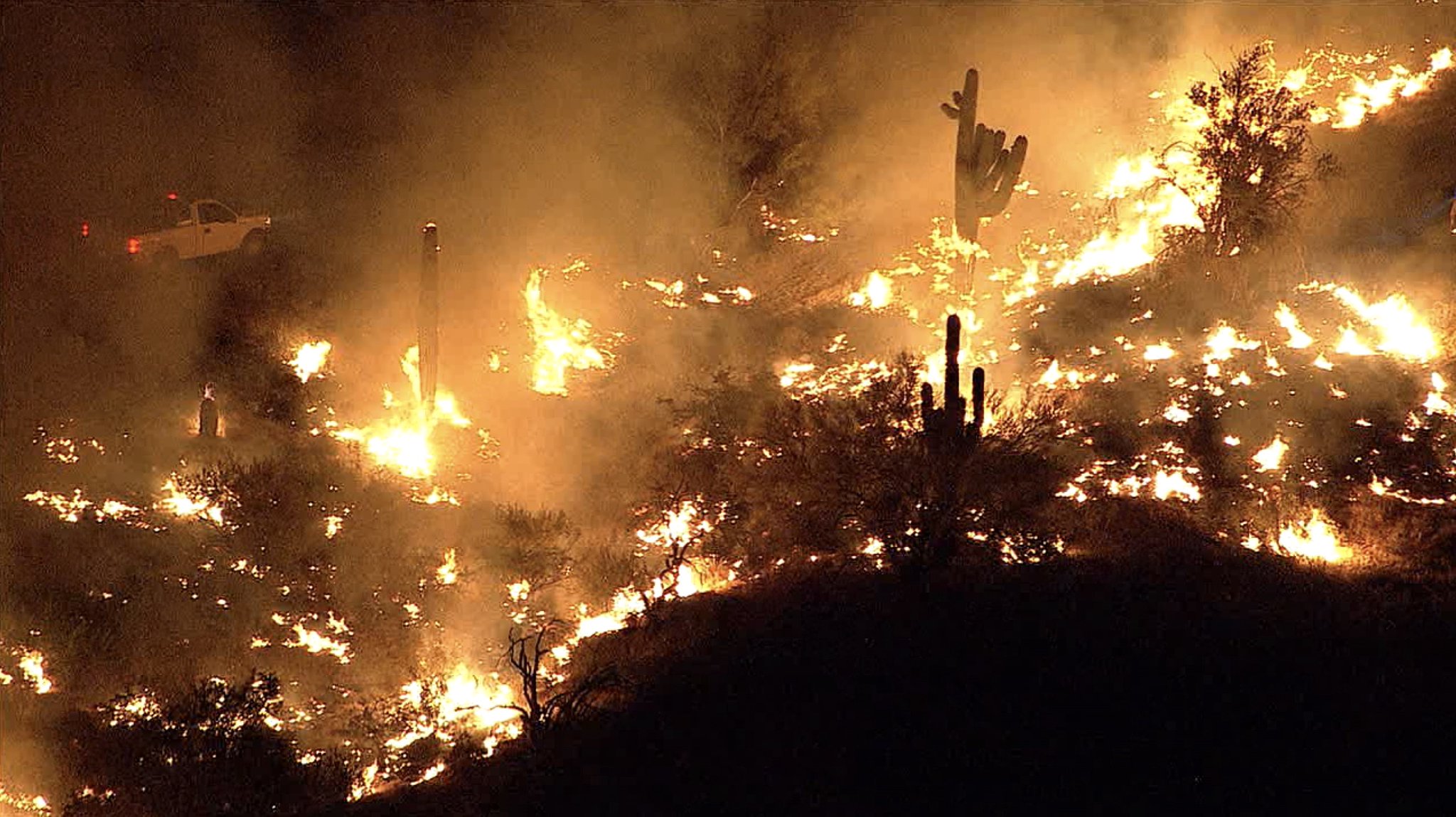 KNXV Dove Valley Fire Nighttime 5-24-19