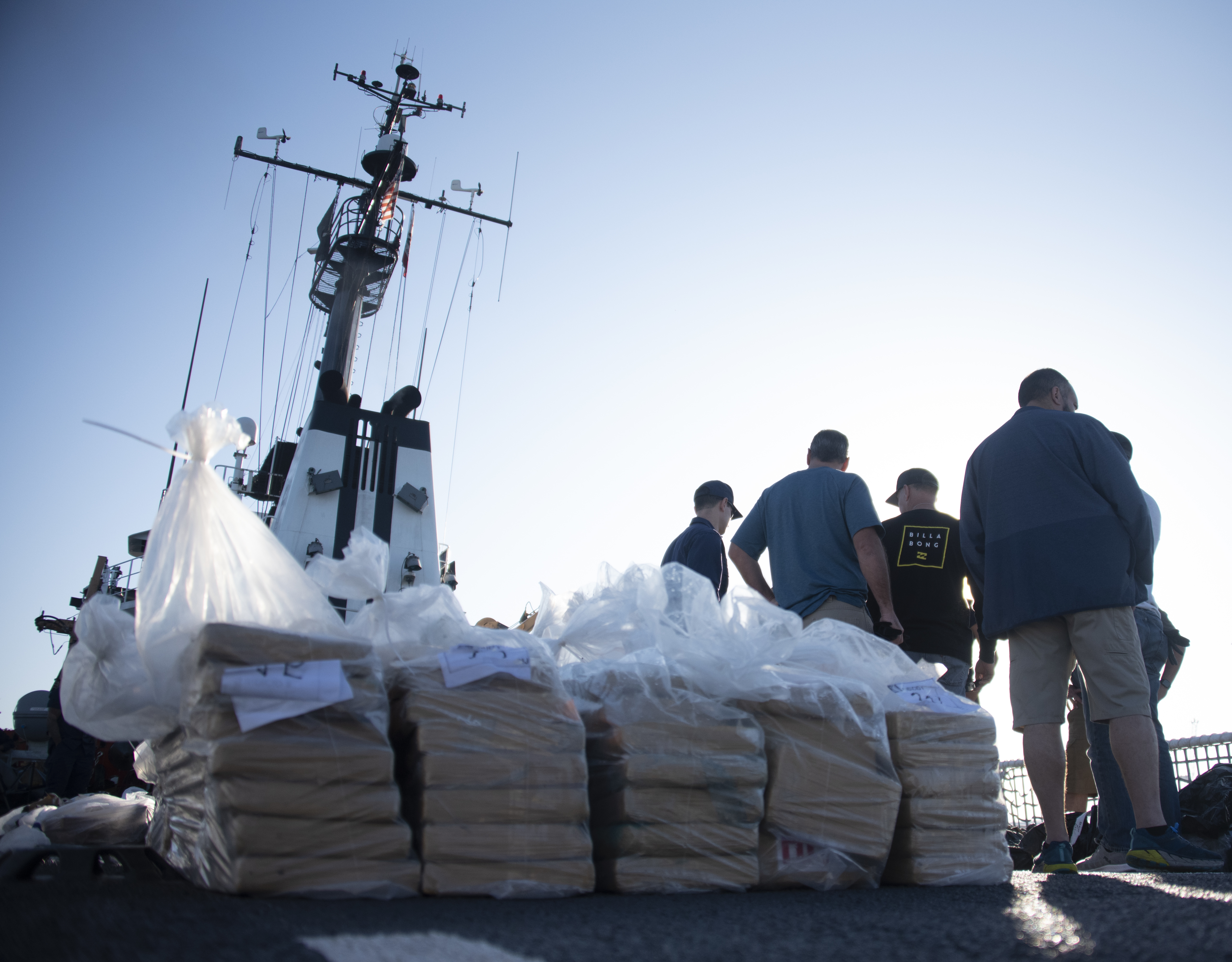 Coast Guard Cutter Alert conducts drug offload in San Diego