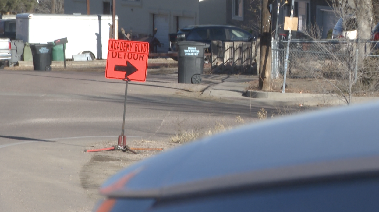 detour sign