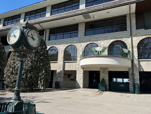 keeneland derby party.jpg