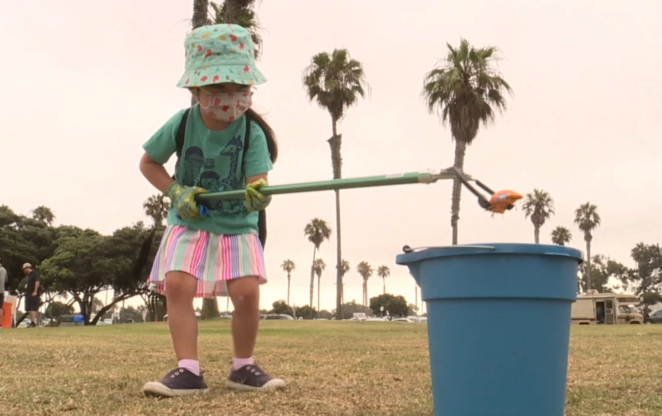 Volunteers cleanup trash following holiday beach crowds