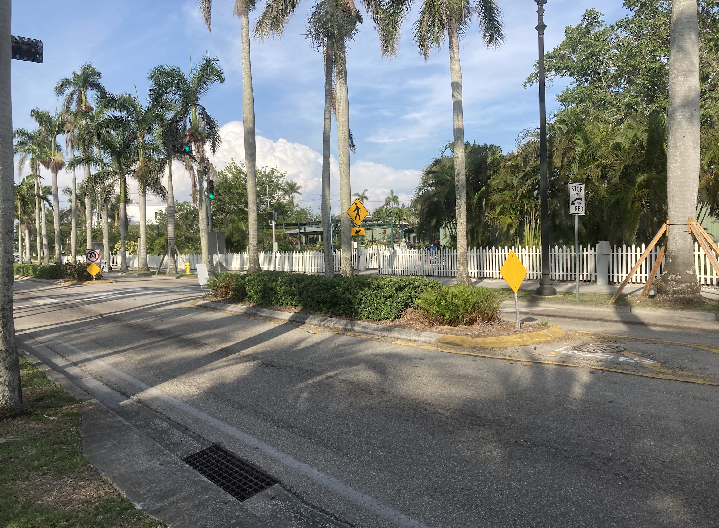 Edison and Ford Winter Estates pedestrian walkway 
