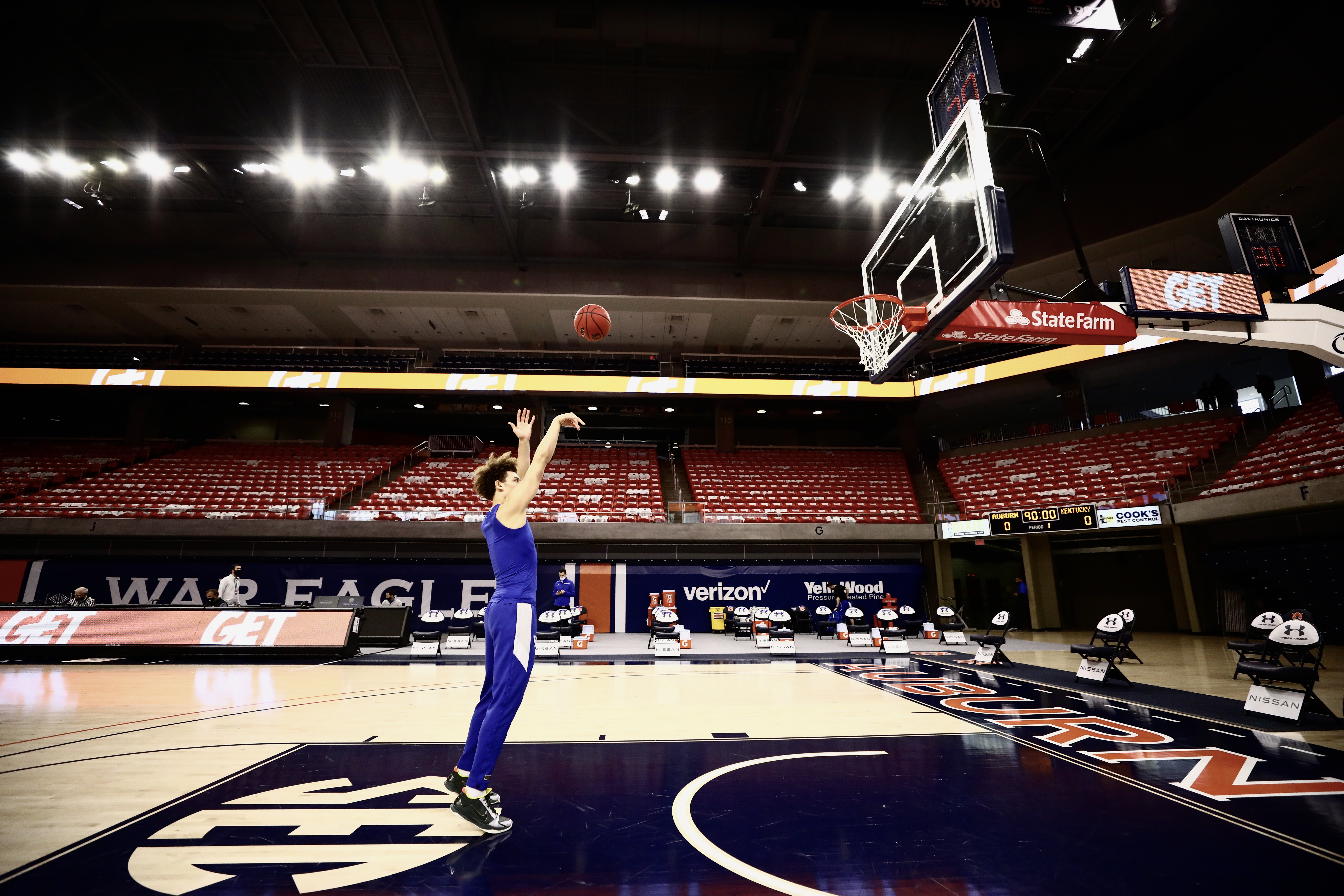 011621_Kentucky_Askew pregame.jpg