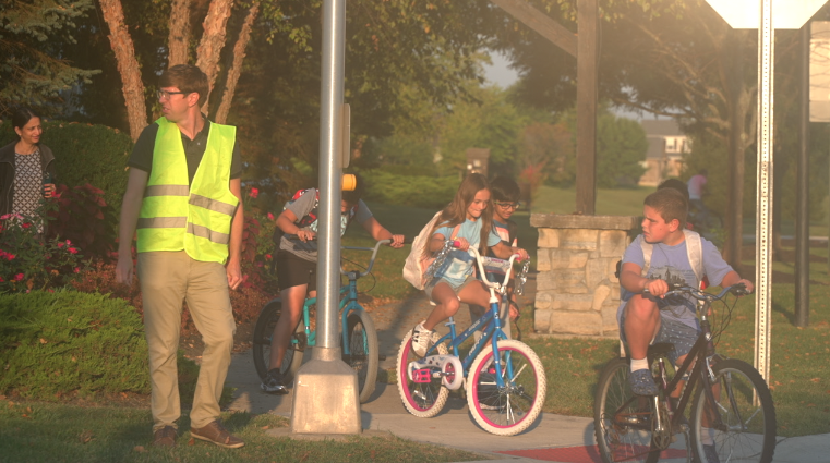 Lakota parents step in as volunteer crossing guards amid district change 