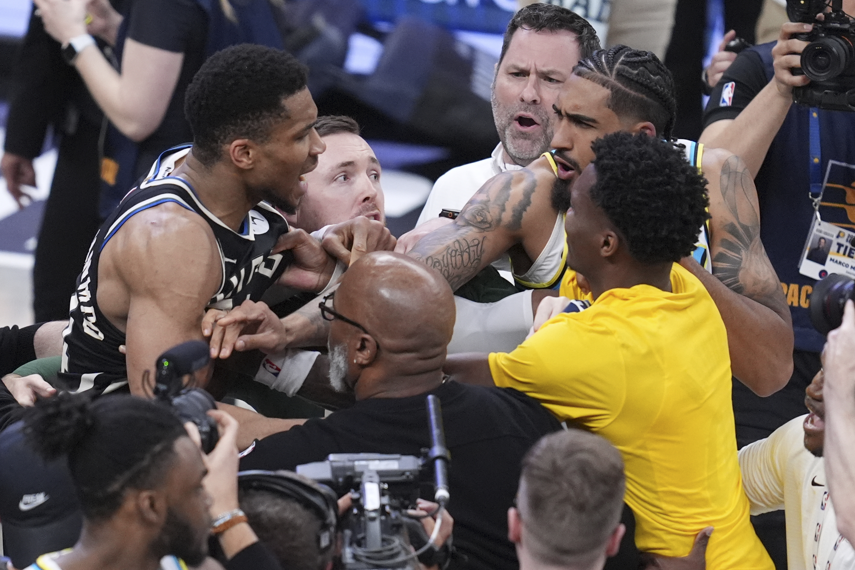 Bucks Pacers Basketball