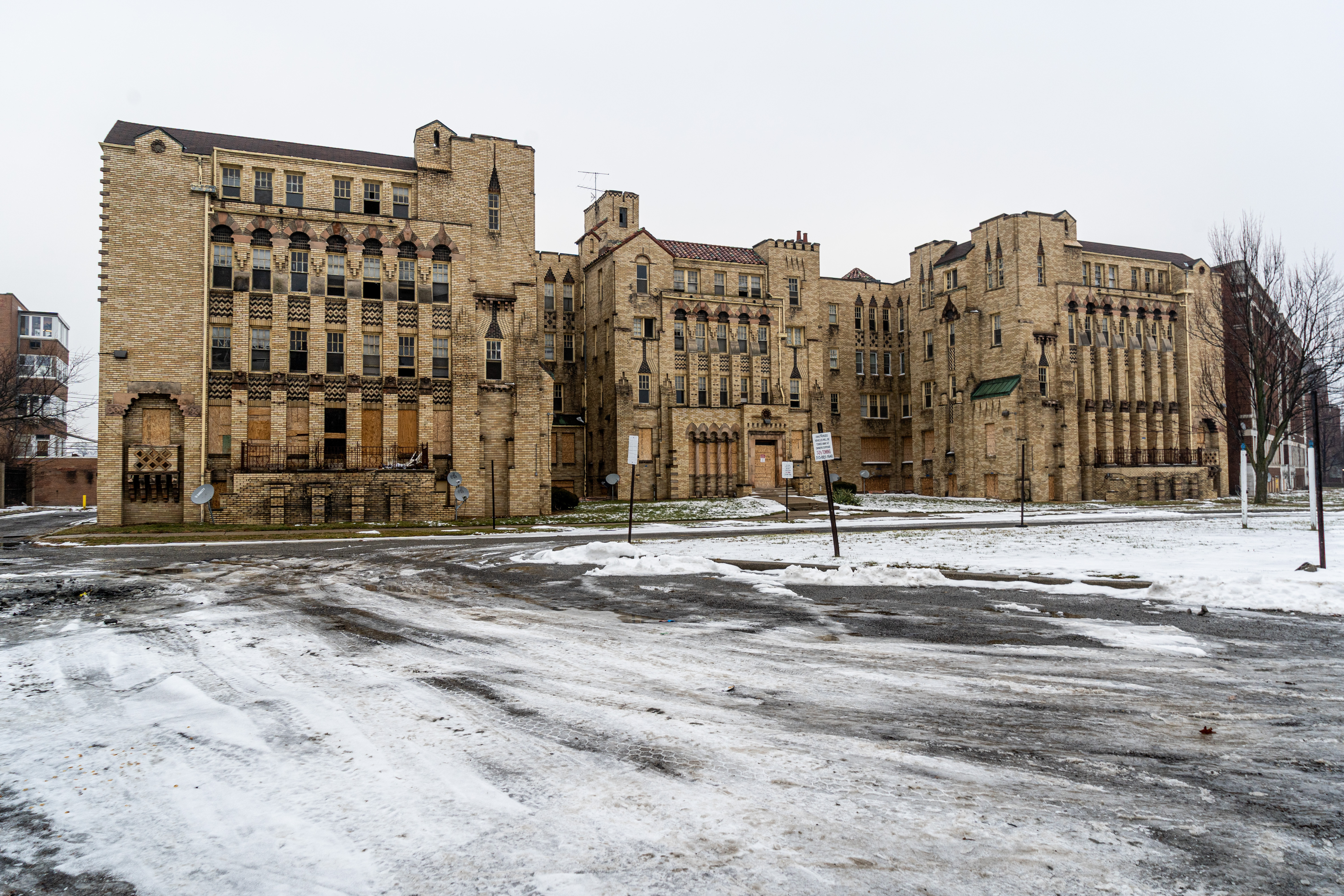 Detroit Abandoned Apartment Buildings 