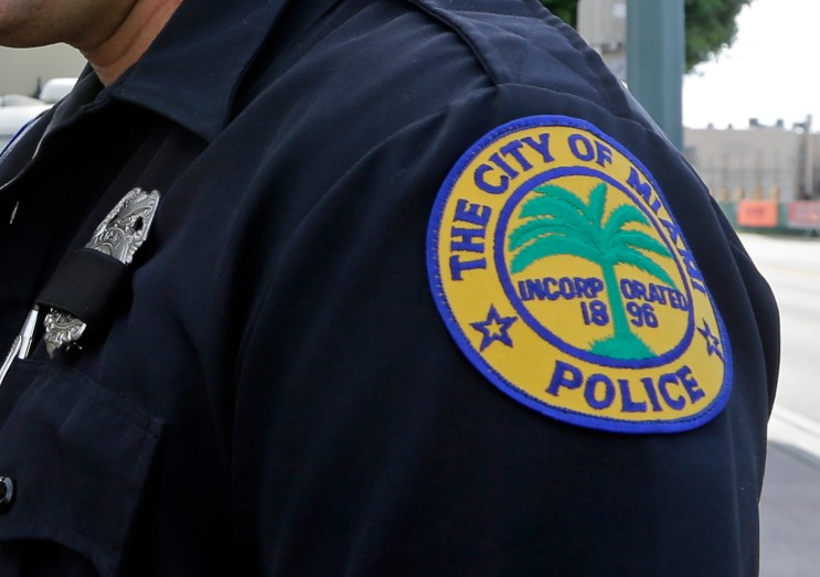 Miami police officer's wife dies after getting locked in patrol vehicle