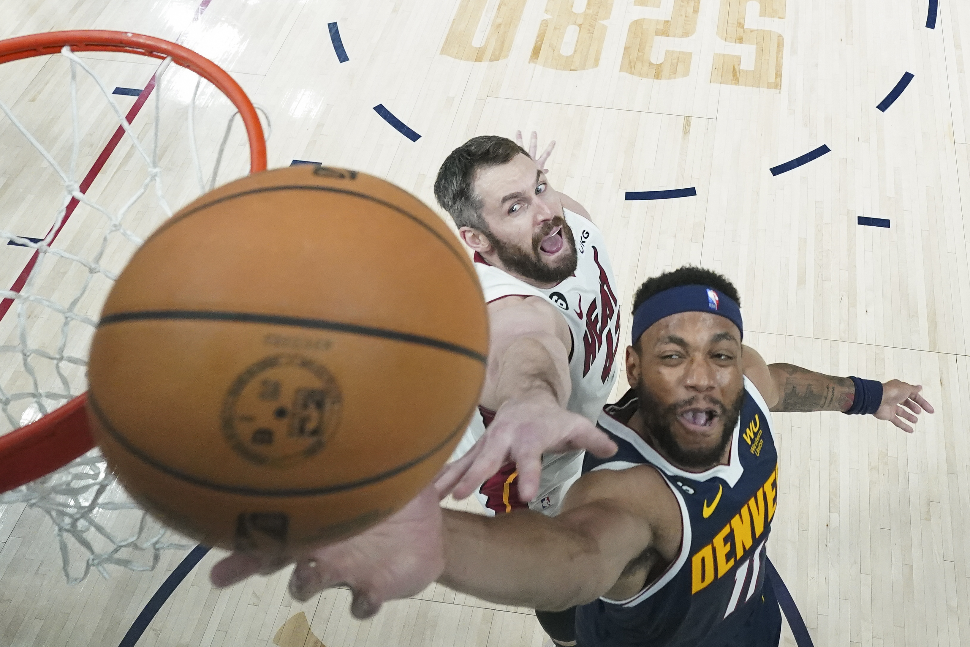 Bruce Brown, Kevin Love
