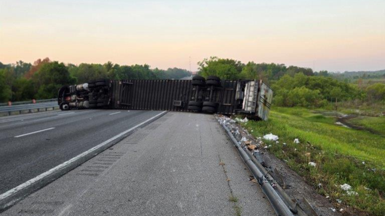tractor trailer crash.png