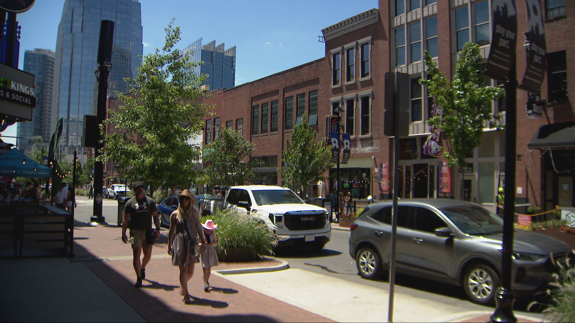 CMA Fest 2nd Ave.jpeg