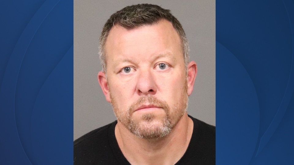 Paul Flores background 2021.jpg