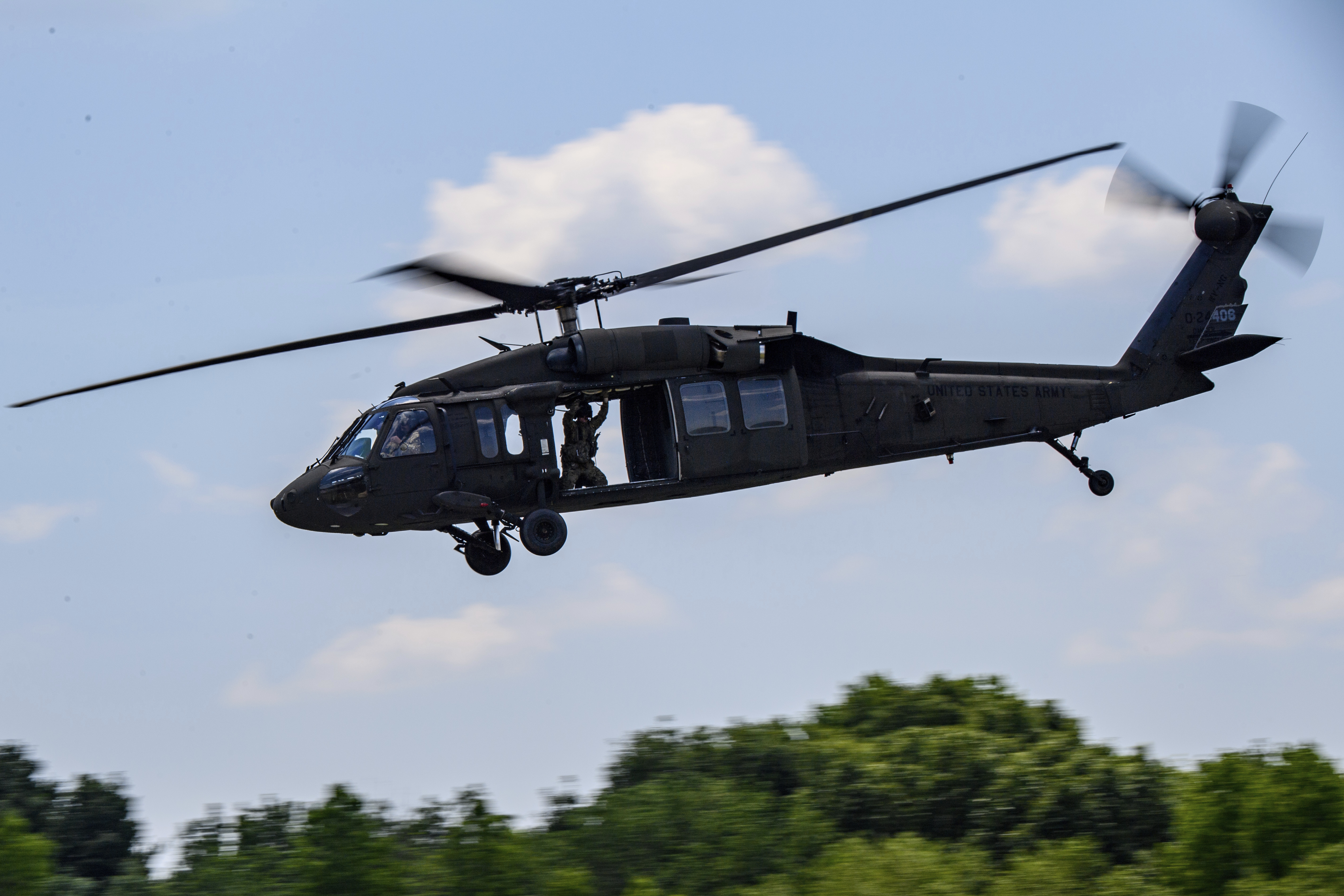 black hawk helicopter
