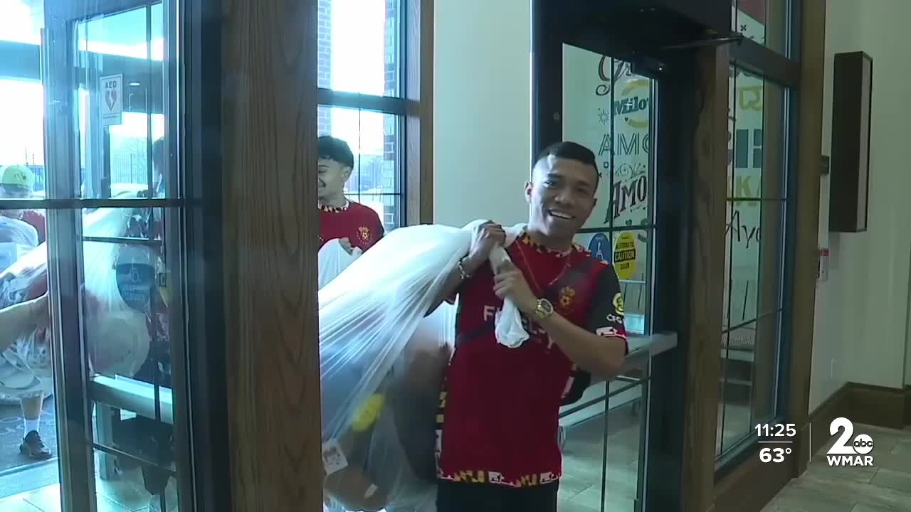 Baltimore Blast delivers teddy bears to Ronald McDonald House