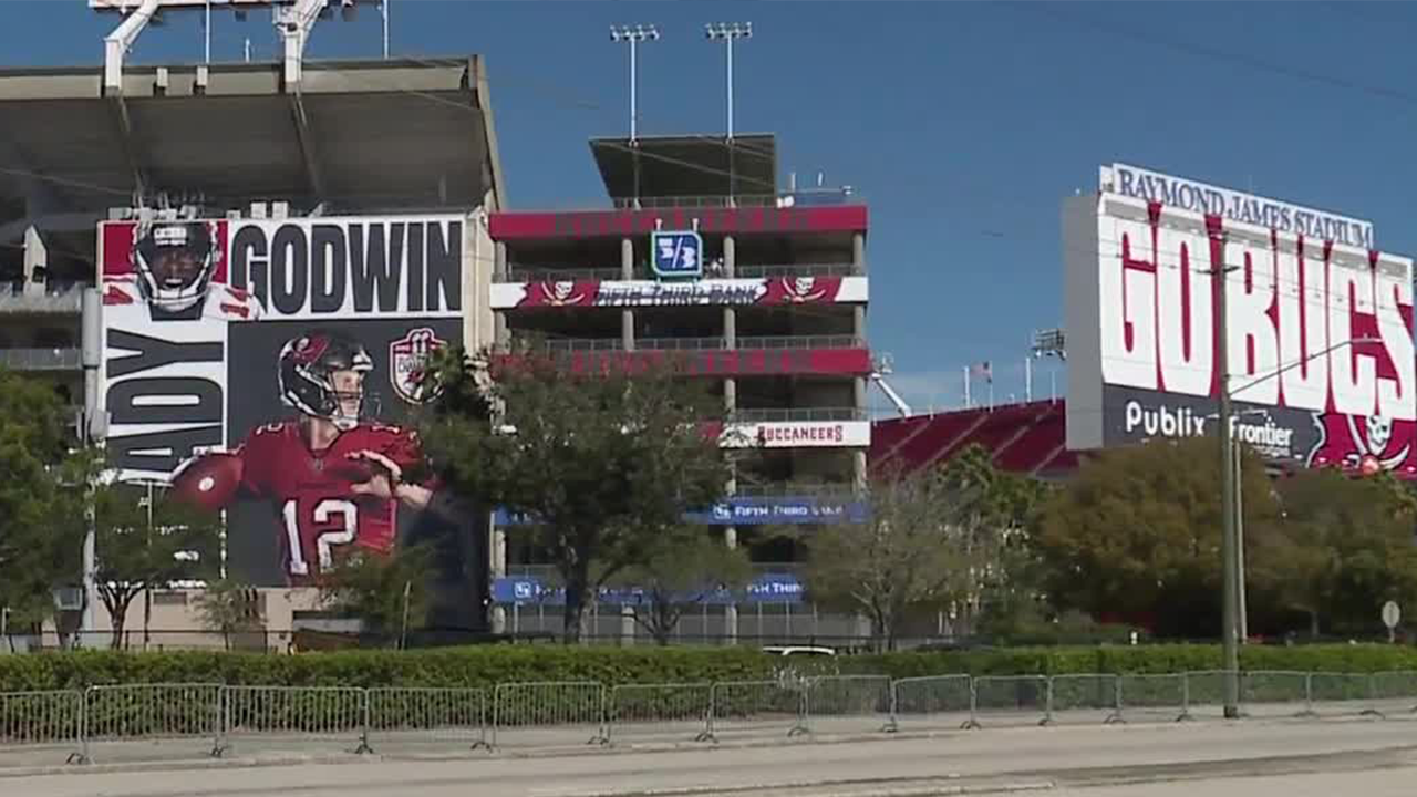 Tom-Brady-Ray-J-Stadium-WFTS-VANESSA.png