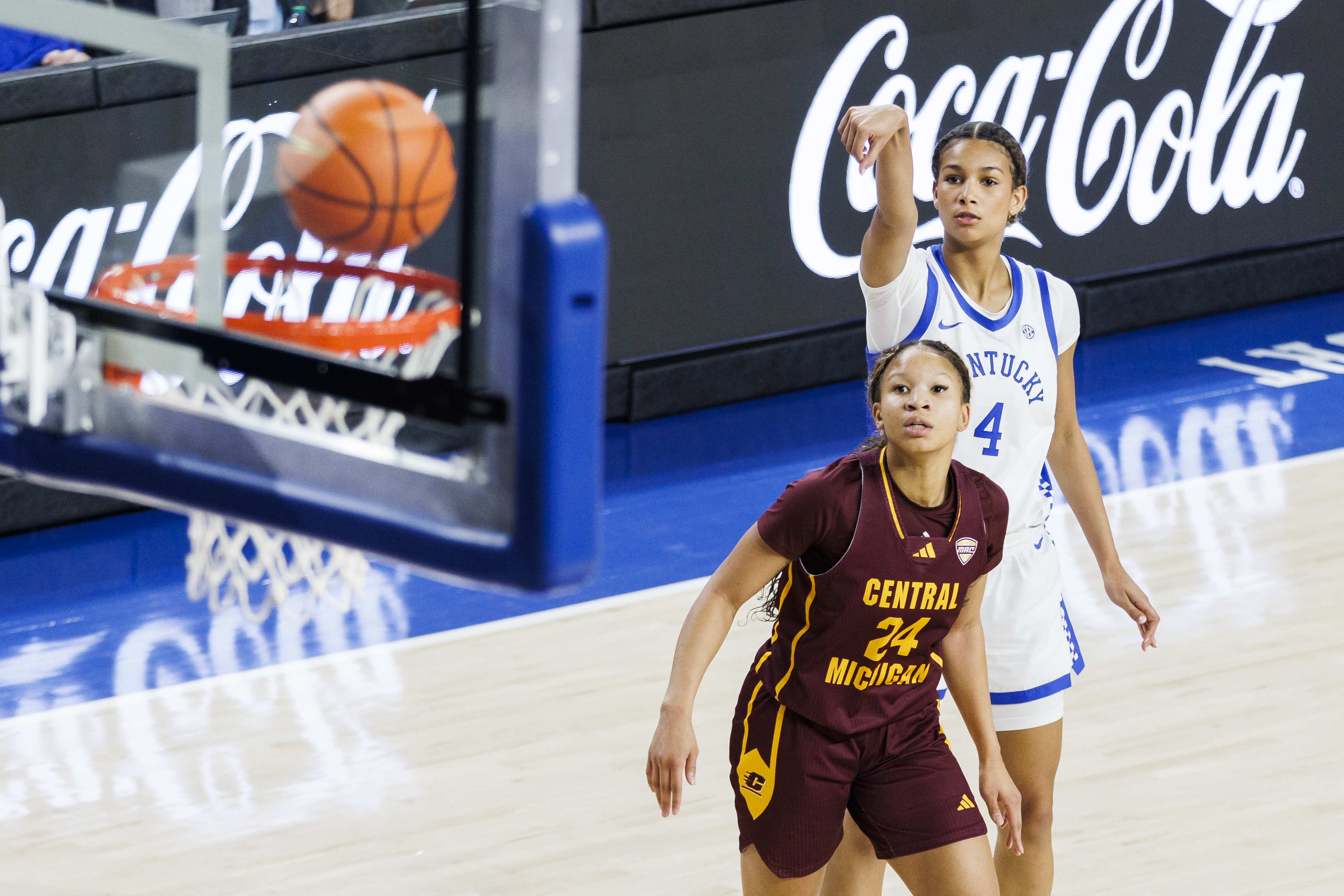 Kentucky defeats Central Michigan 82-55