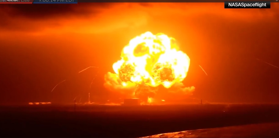 Blue Origin Rocket blows up during ground test. 